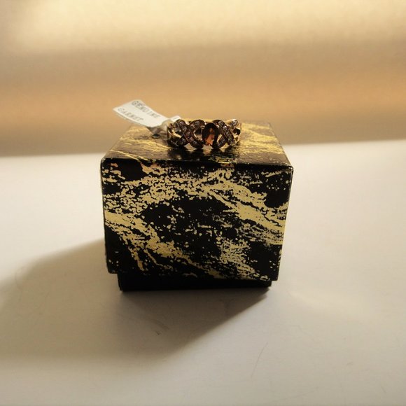 LIND Garnet Ring  14K HGE  Crystals  XOX NOS Box - Picture 8 of 9